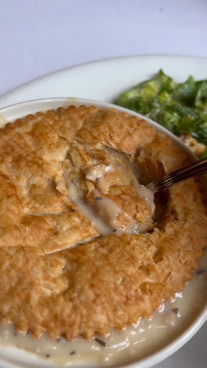 The Marshall Field's Walnut Room - Pot pie - American Near Me - Chicago, Illinois