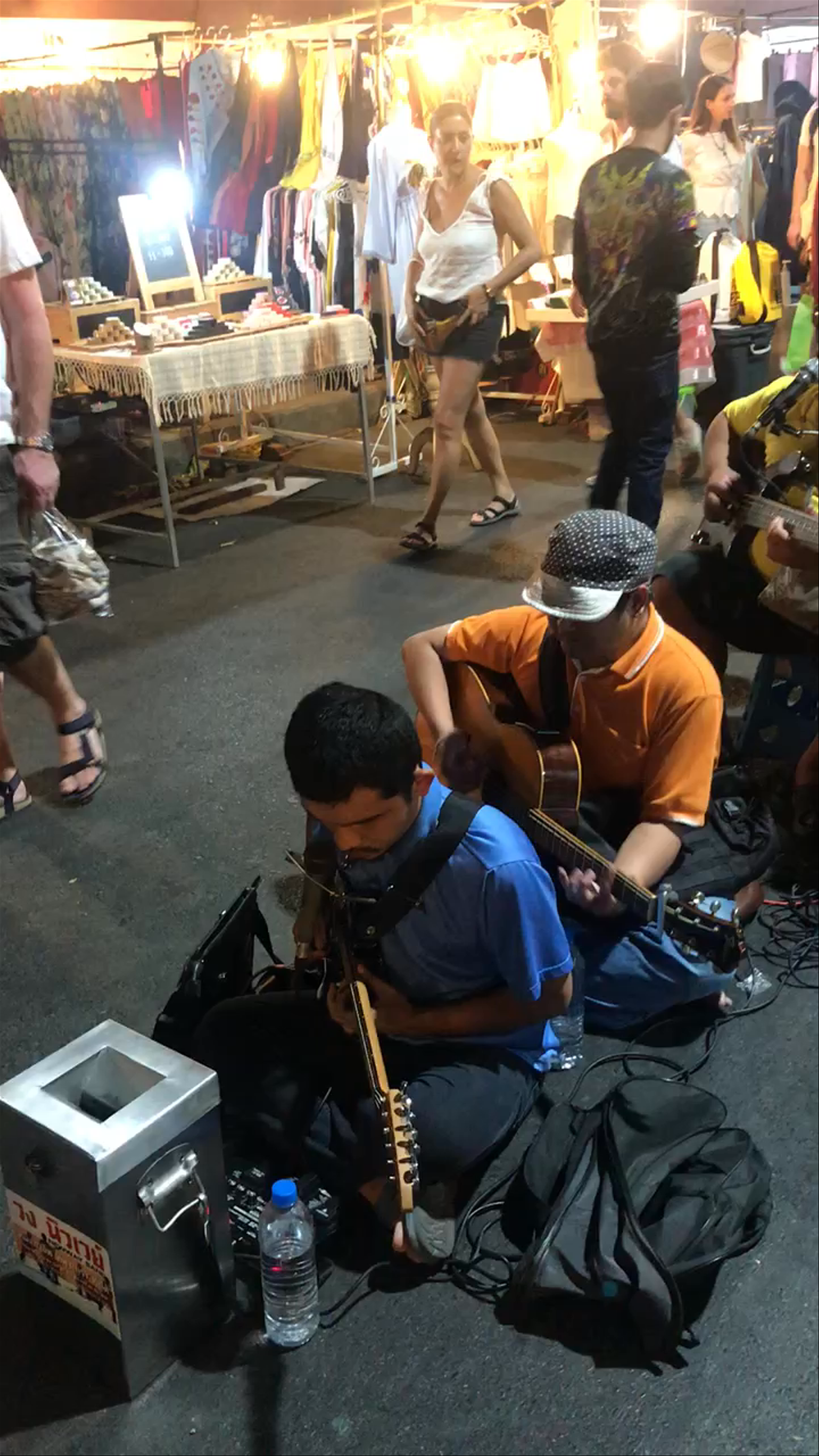 Night Market Vibes in Chiang Mai: Live Music & Local Life