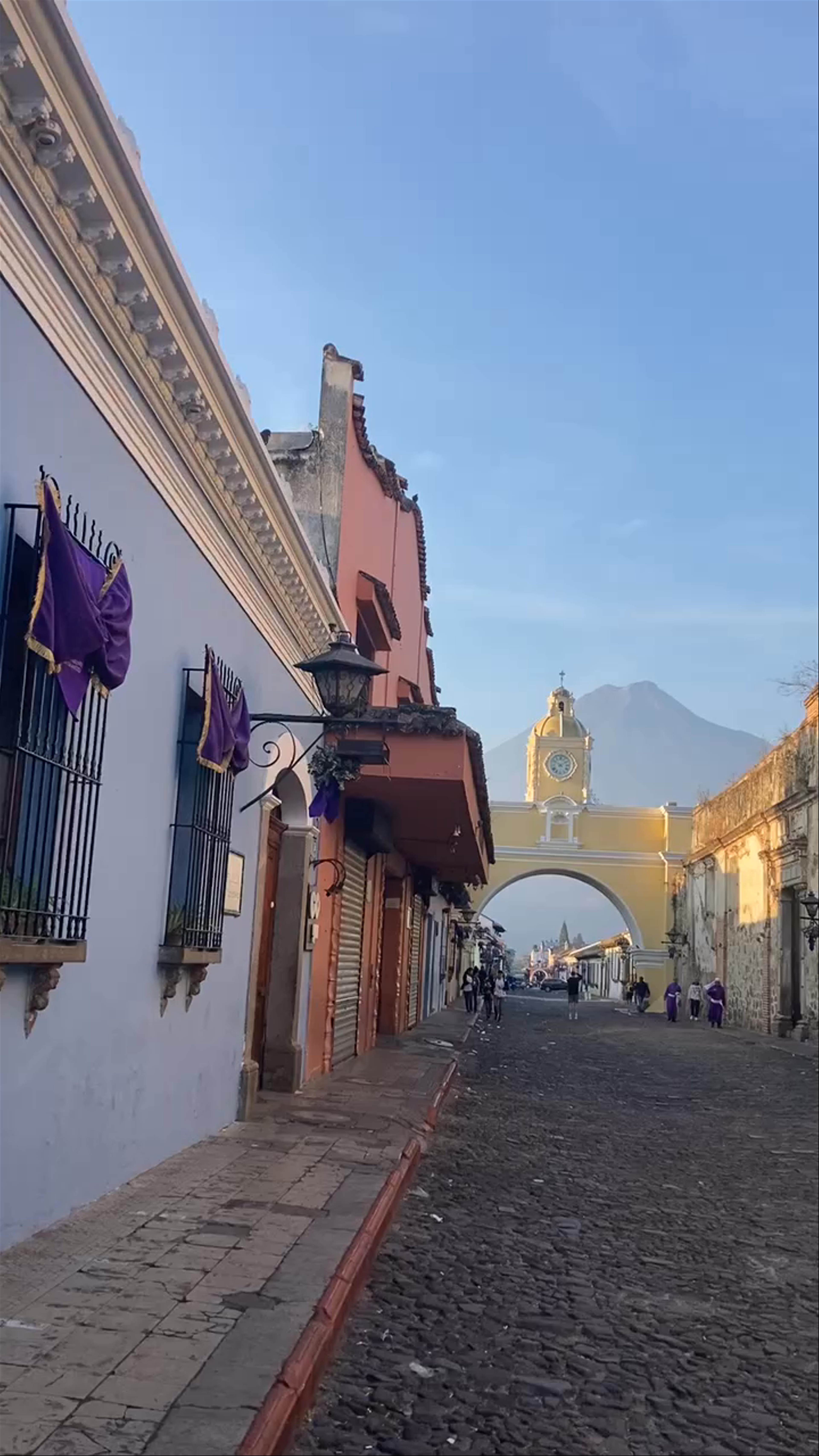 Sunset Walk Through Antigua Guatemala’s Historic Arco de Santa Catalina