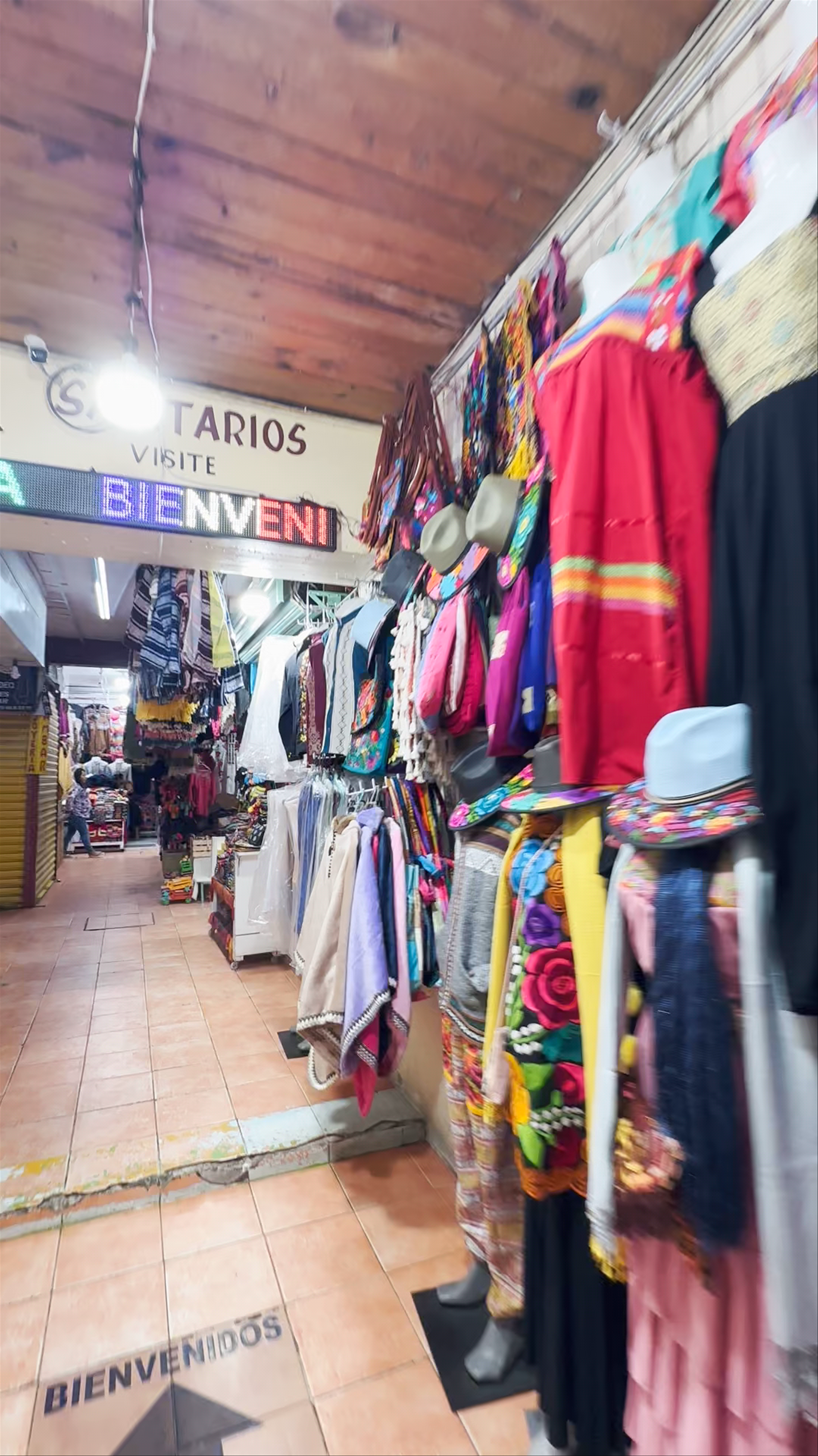 Mercado de Dulces y Artesanías Ámbar