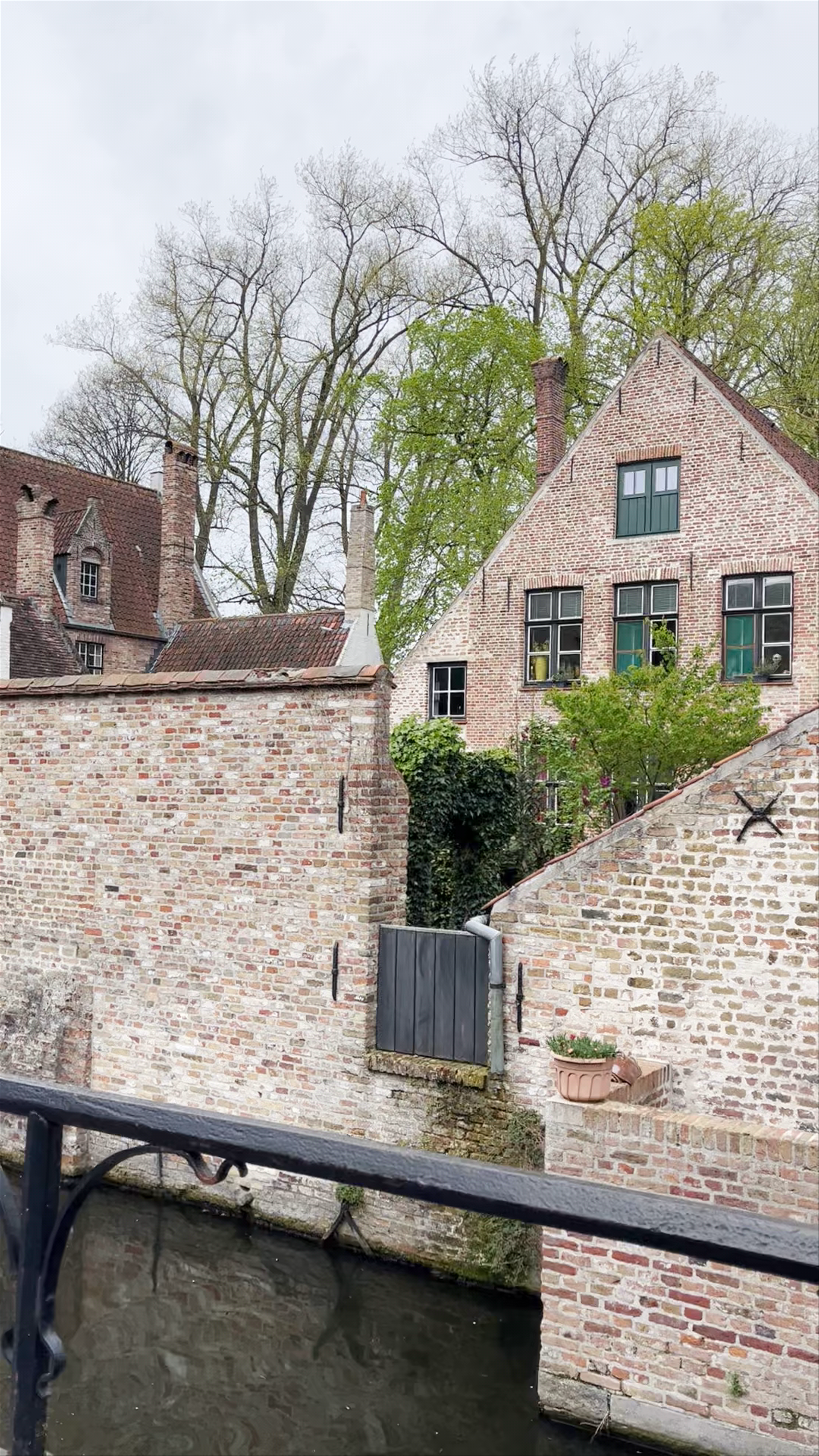 Beguinage "Ten Wijngaerde": A Serene Historical Escape in Bruges