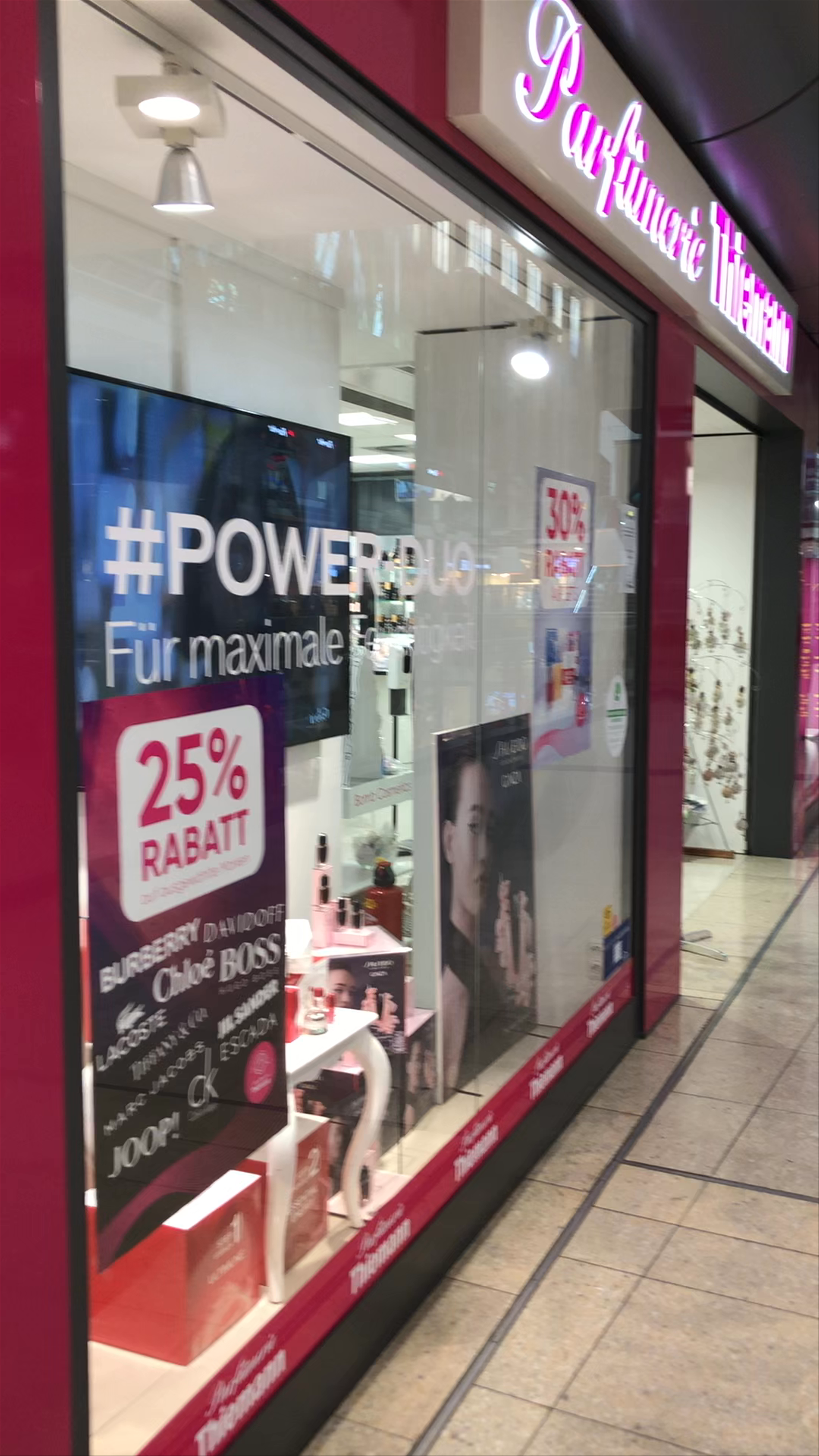 Promenaden Hauptbahnhof Leipzig: Urban Shopping and City Energy