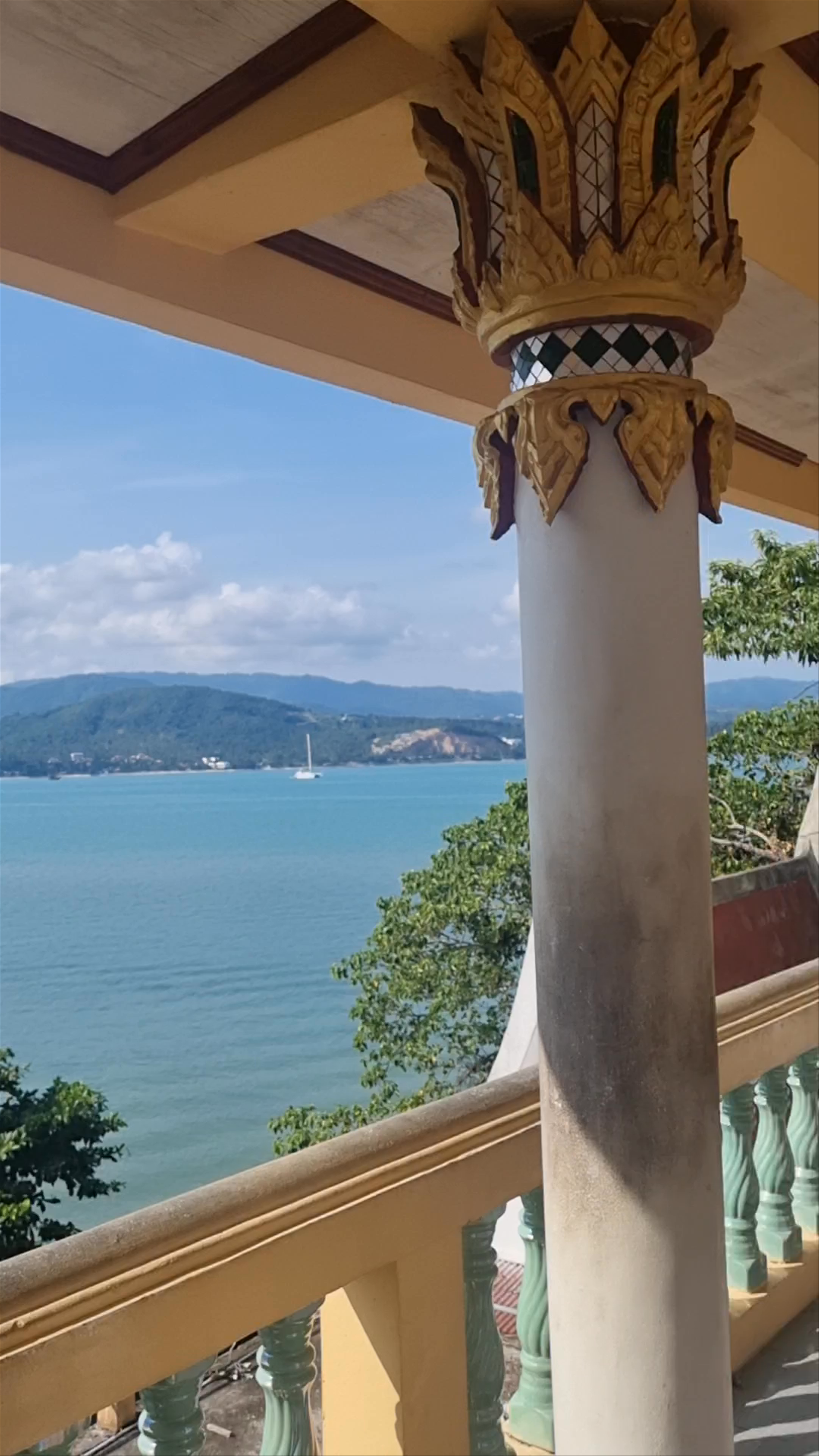 Big Buddha Temple (Wat Phra Yai)