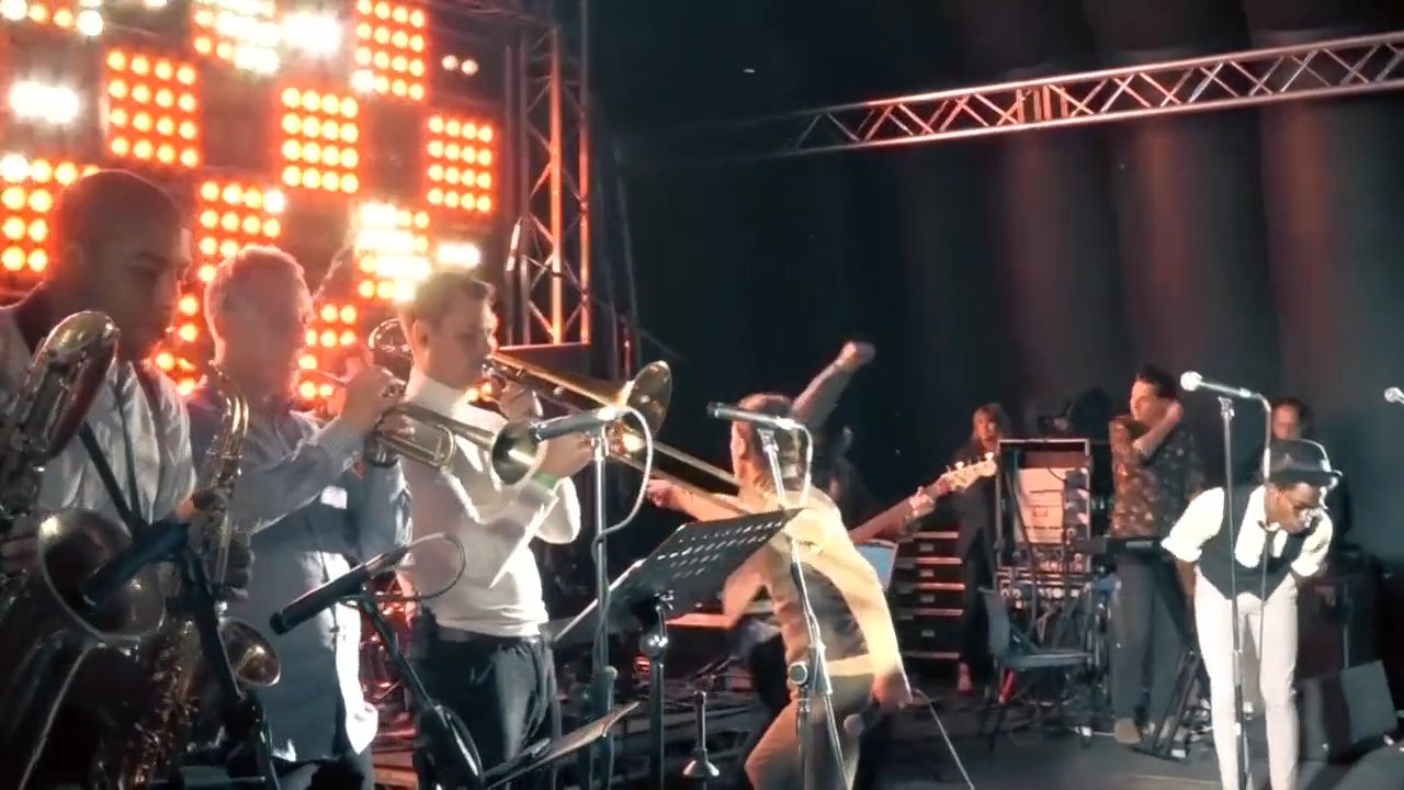 Aurora Showband @ UK Music Festival - video