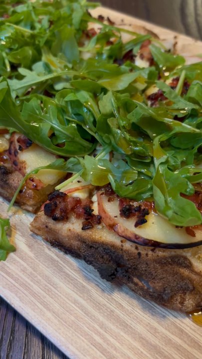 The Crafty Beaver Bar - Arugula Pear Pizza - Beer Bar Near Me - Tacoma, Washington