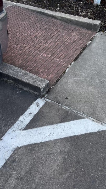 Children's Learning Adventure - No one in the front they say it's locked and you have to be bussed in that's a lie ! - Preschools Near Me - Humble, Texas