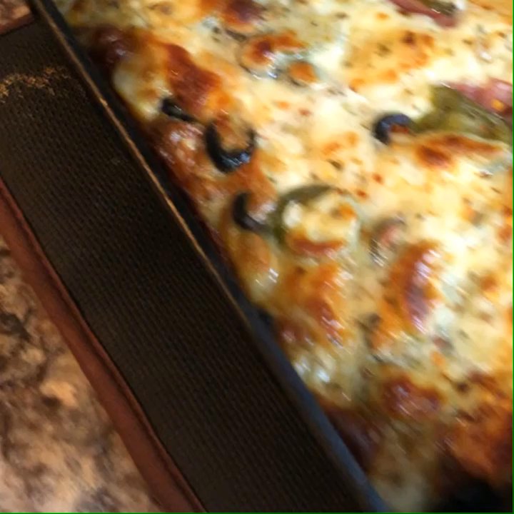 Buscemis - Top 5 deep dishes I have ever had - Pizza Near Me - Utica, Michigan