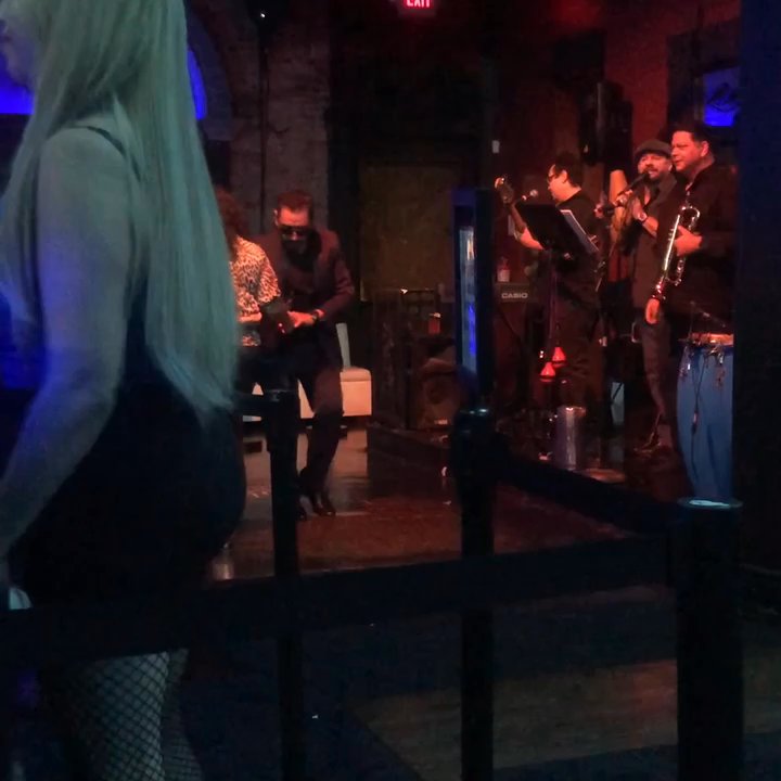 3 Vinos - What a beautiful night out - Dance Clubs Near Me - Covina, California