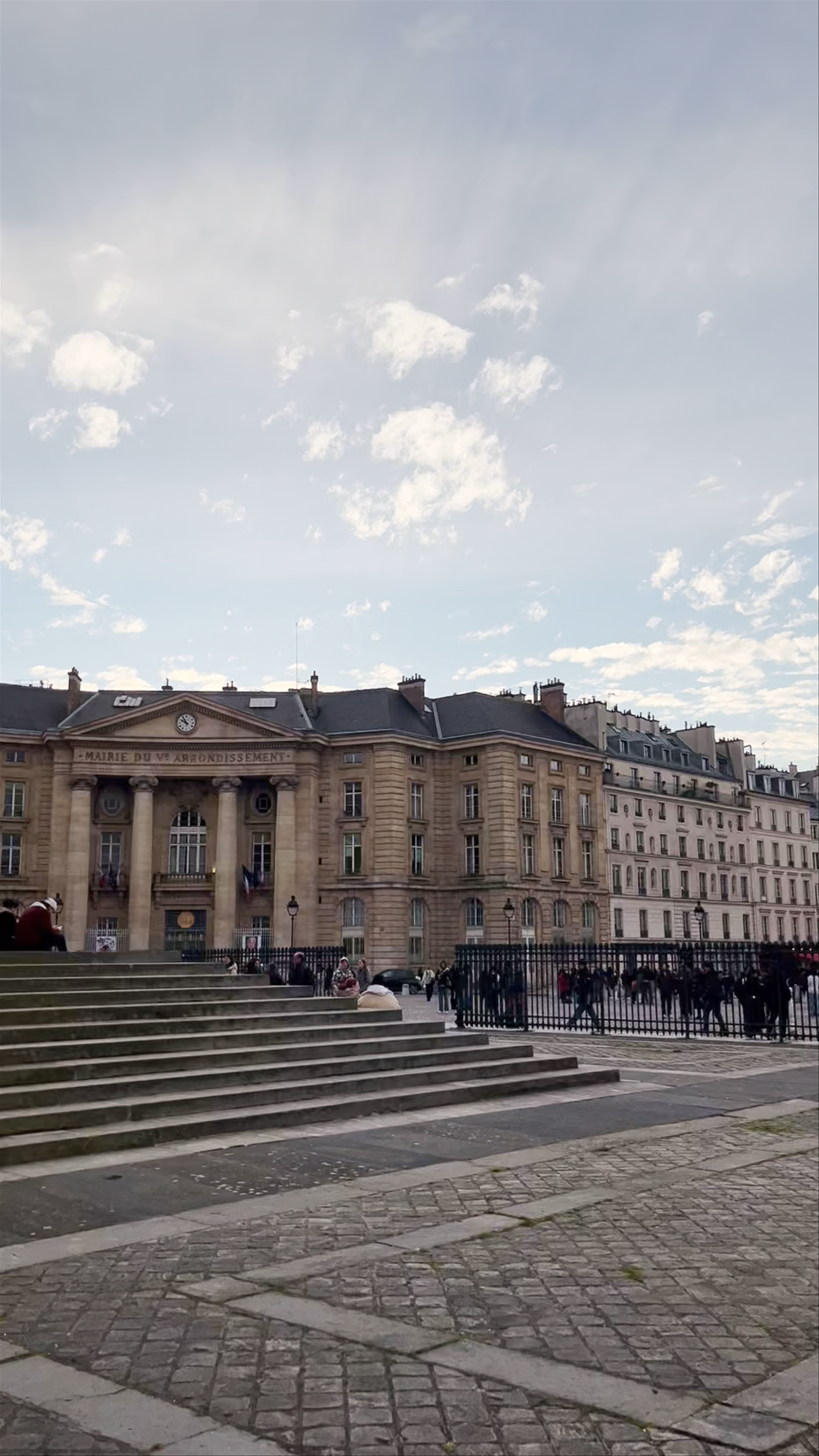 Panthéon: Majestic Neoclassic Landmark in Paris