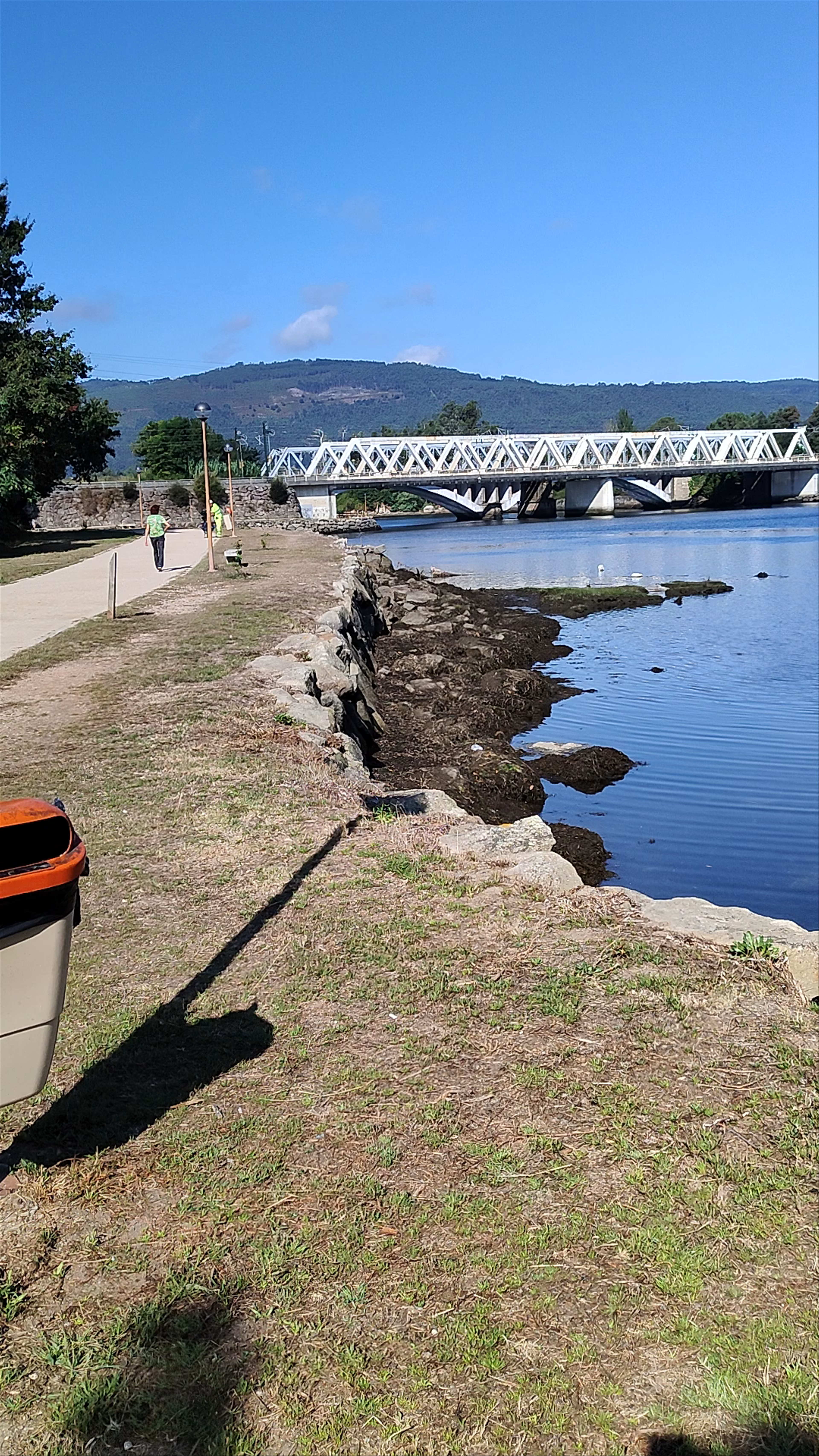 Peaceful Riverside Walk and Scenic Views at Campo de Petanca Alfonso Dominguez, Soutomaior
