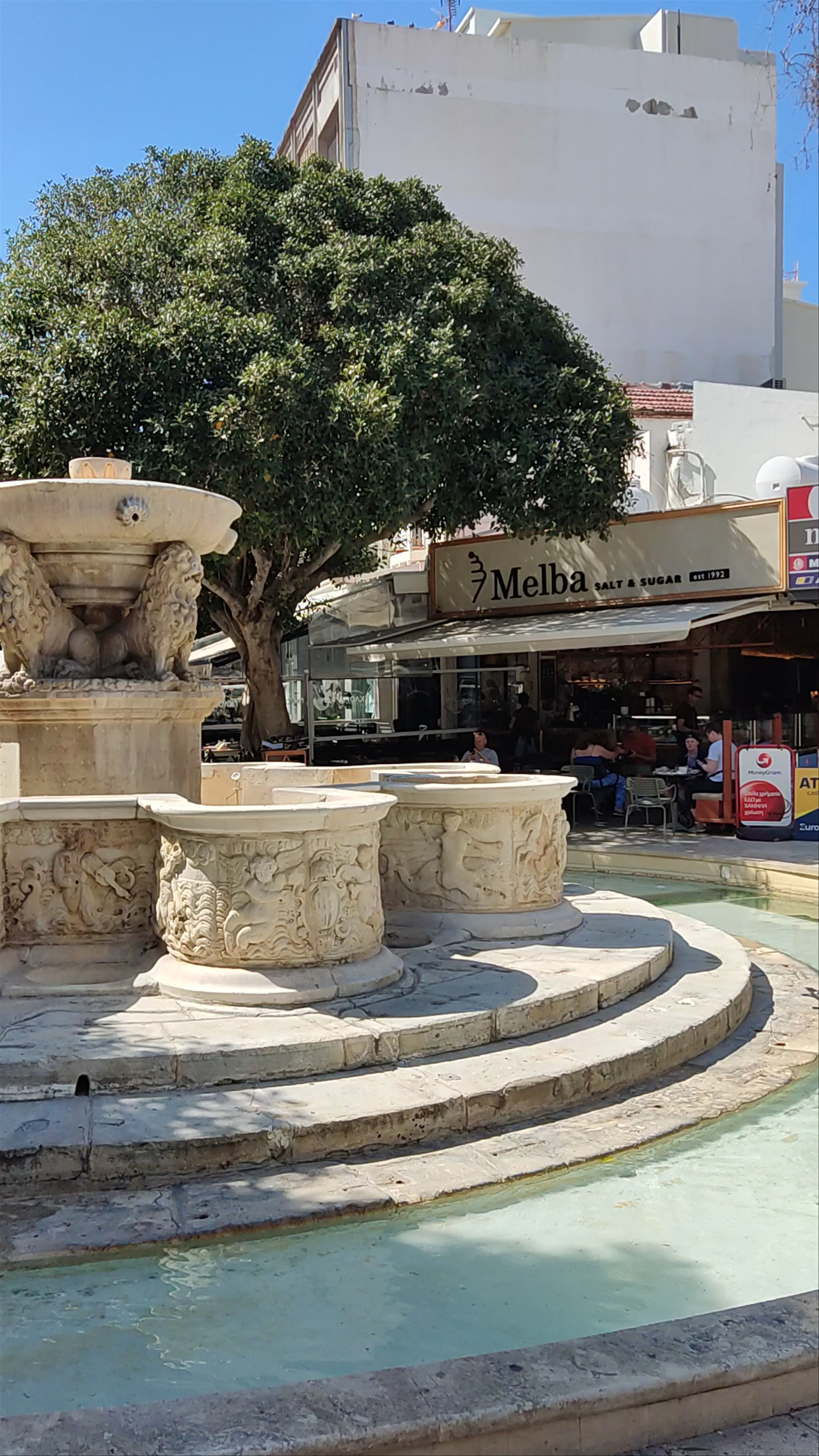 Lion Square: Vibrant Heart of Iraklio, Crete