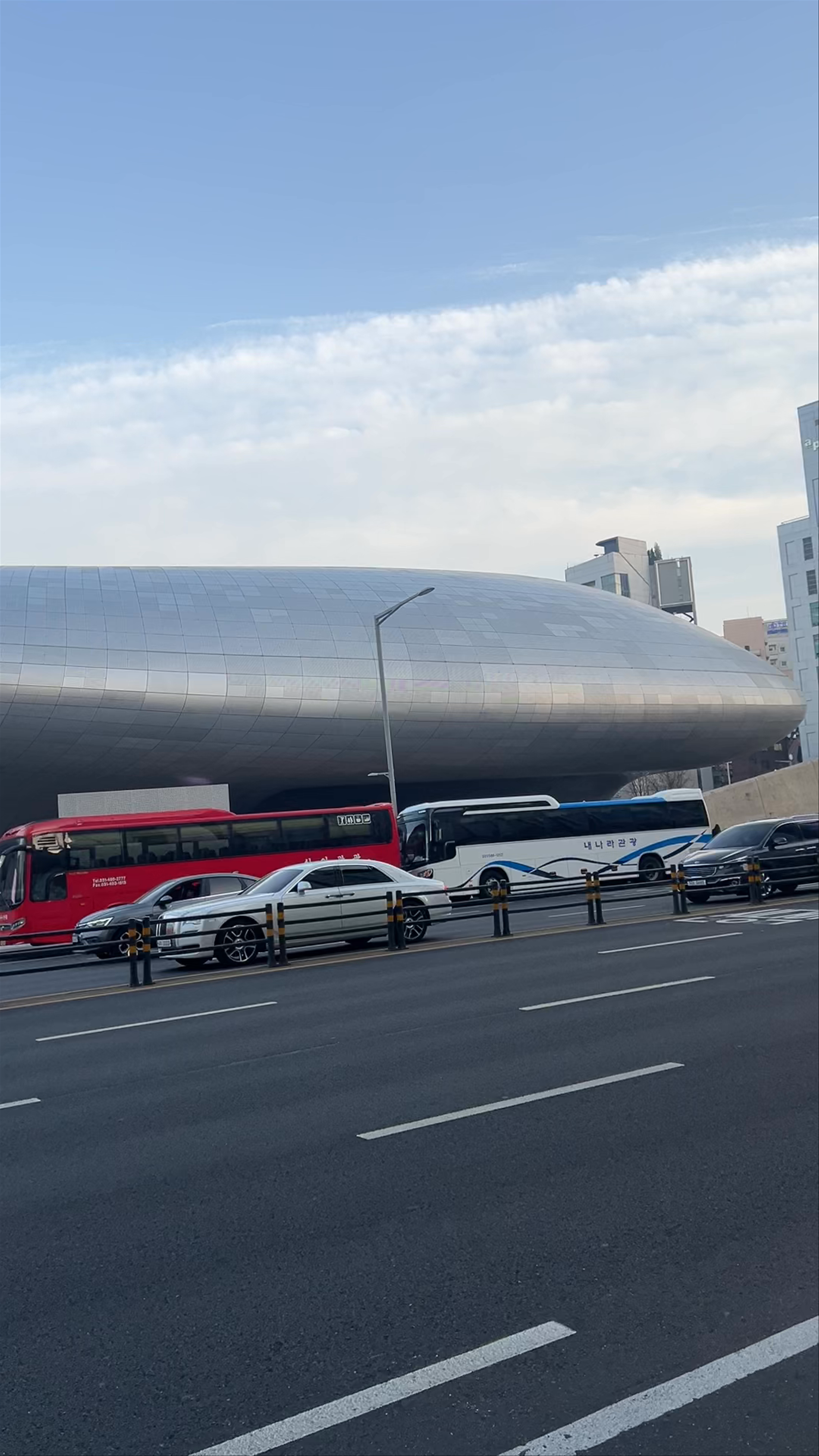 Dongdaemun Design Plaza (DDP): Futuristic Icon of Seoul