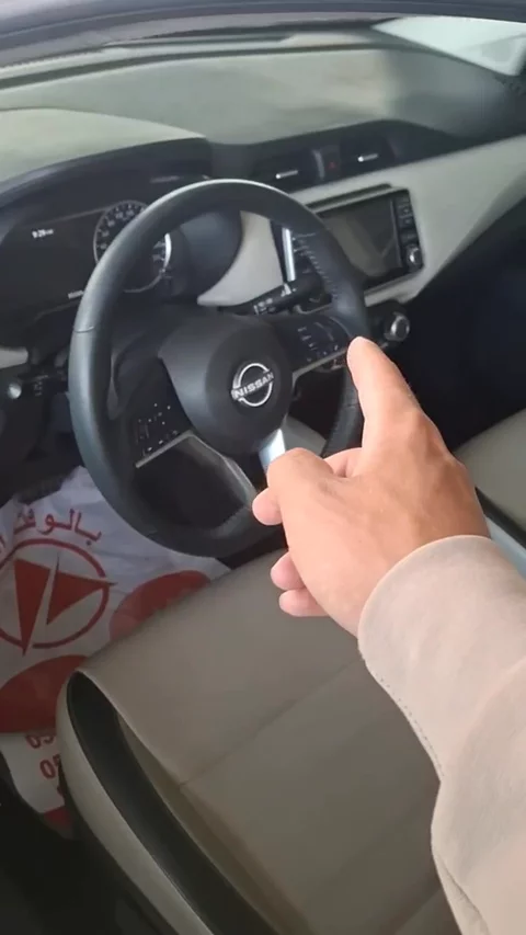 Nissan Sunny SL 2024