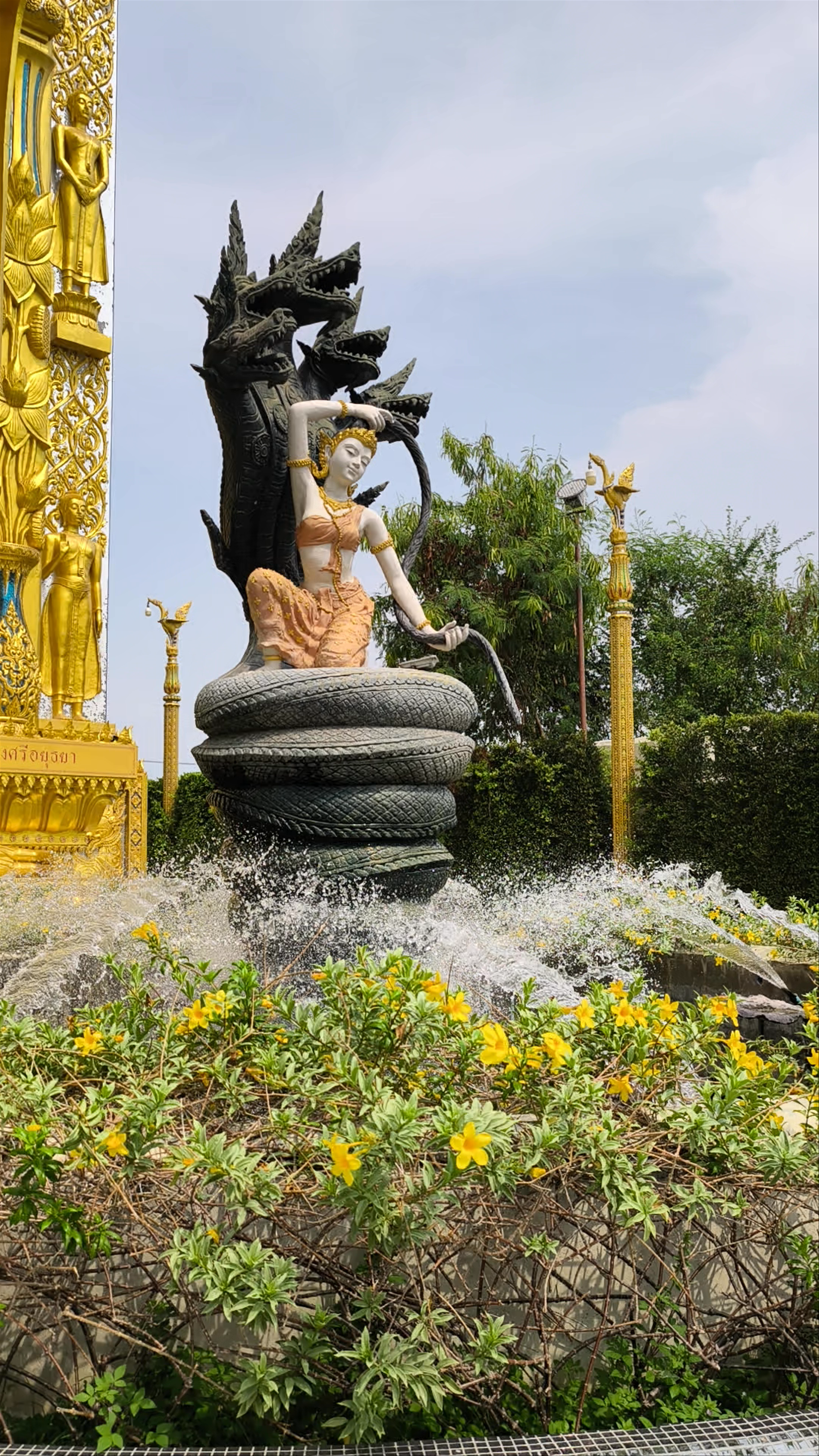 ᐅ The Stupa of Phra Maha That