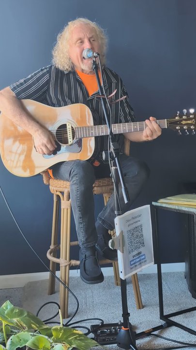Bistro 1940 - Live music this Saturday afternoon. Talented guitarist and singer. Good selection. Enjoyed. - Coffee & Tea Near Me - Jacksonville, North Carolina