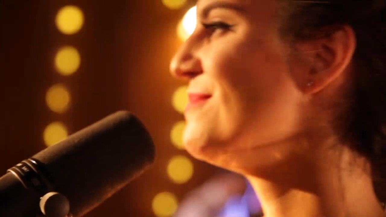 Silver Moon Jazz Band - Fly Me To The Moon - video