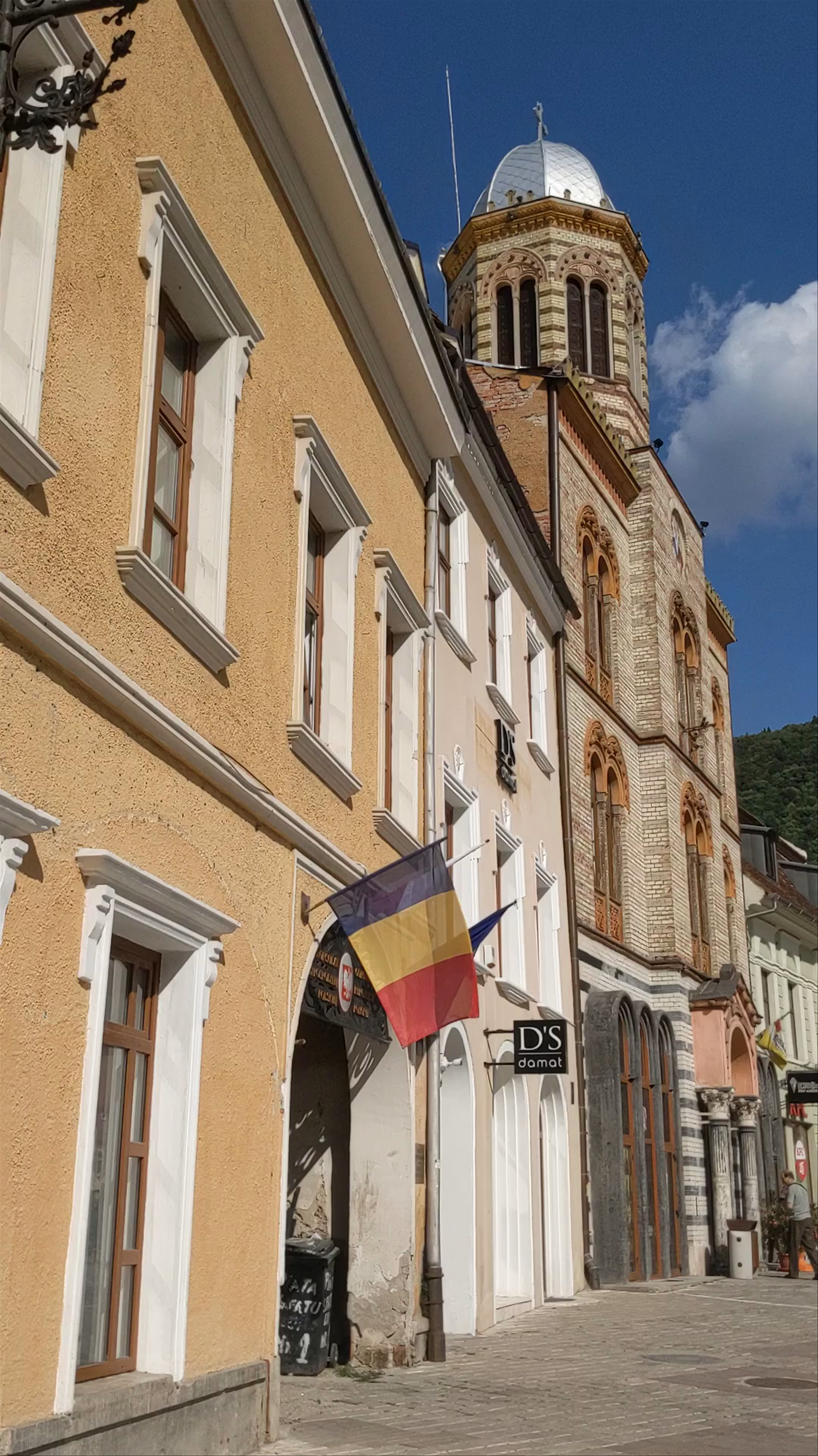 Piața Sfatului: Historic Heart of Brașov, Romania
