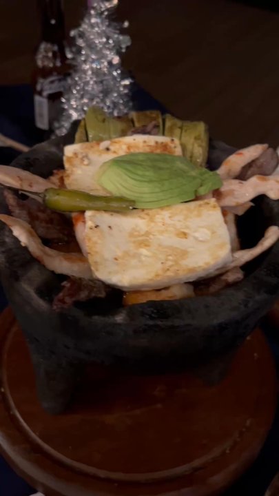Lighthouse Marina - Got 2 molcajetes with plenty of leftover. - Seafood Near Me - Cancún, ROO