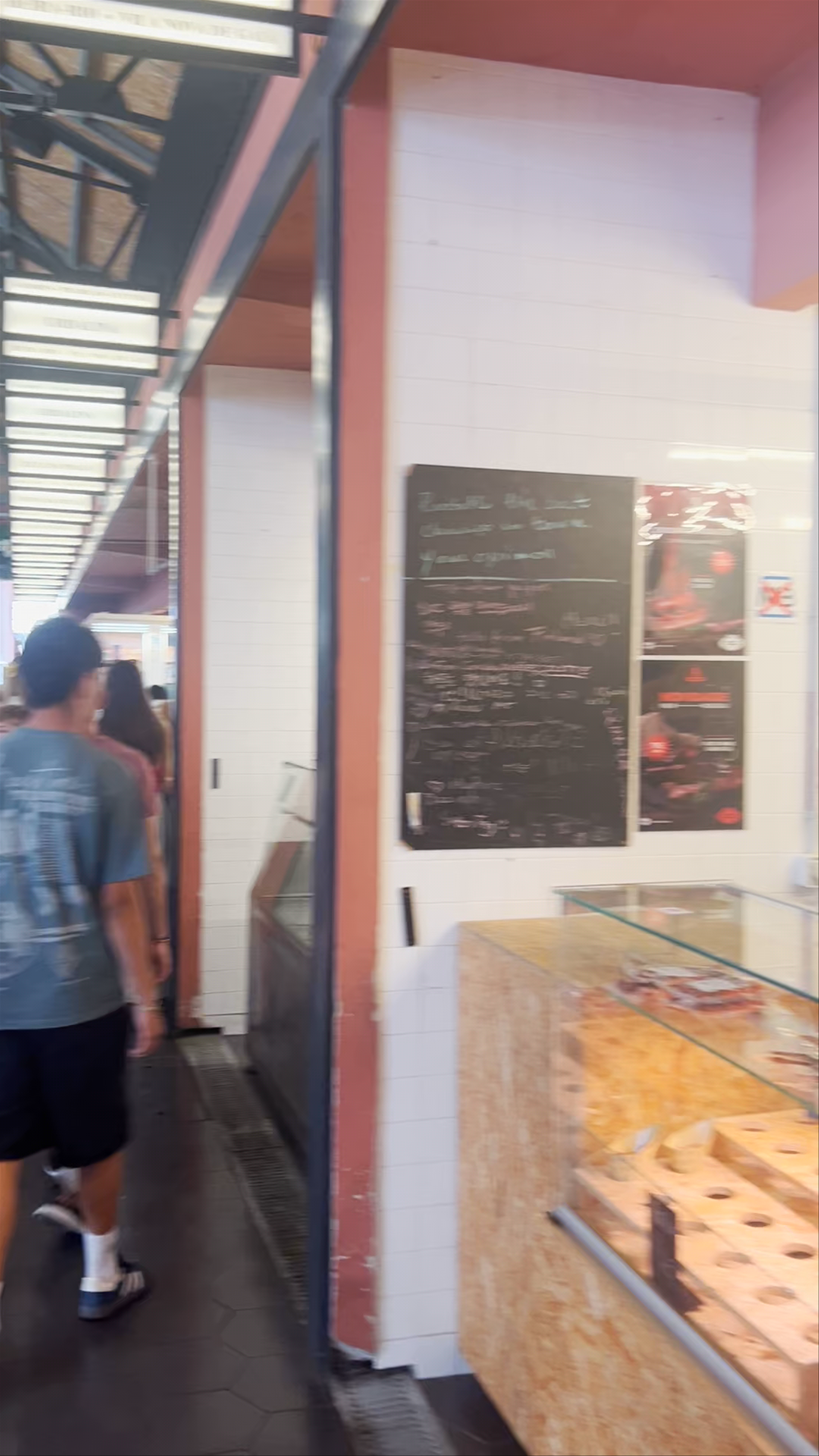 Mercado Municipal de Gaia: Vibrant Culinary Hub in Vila Nova de Gaia, Portugal