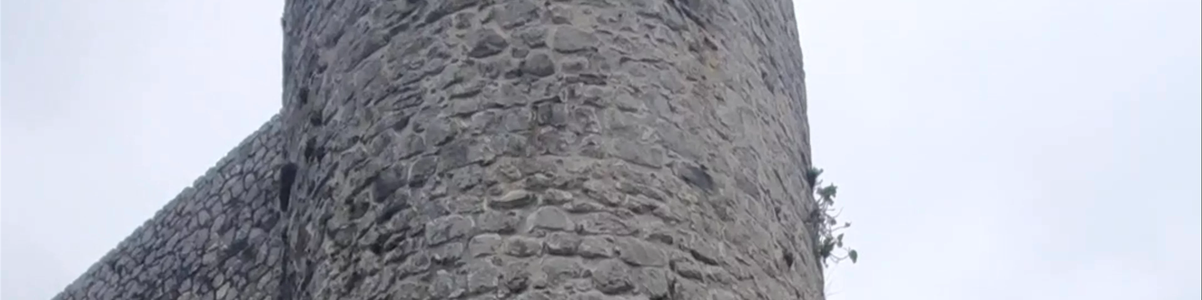 Castillo-Faro de Santa Ana