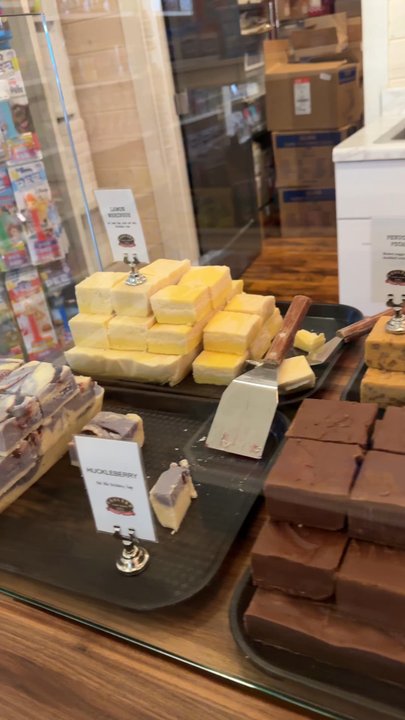 Poulsbo Candy Shoppe - Fudge brownies - Candy Stores Near Me - Poulsbo, Washington