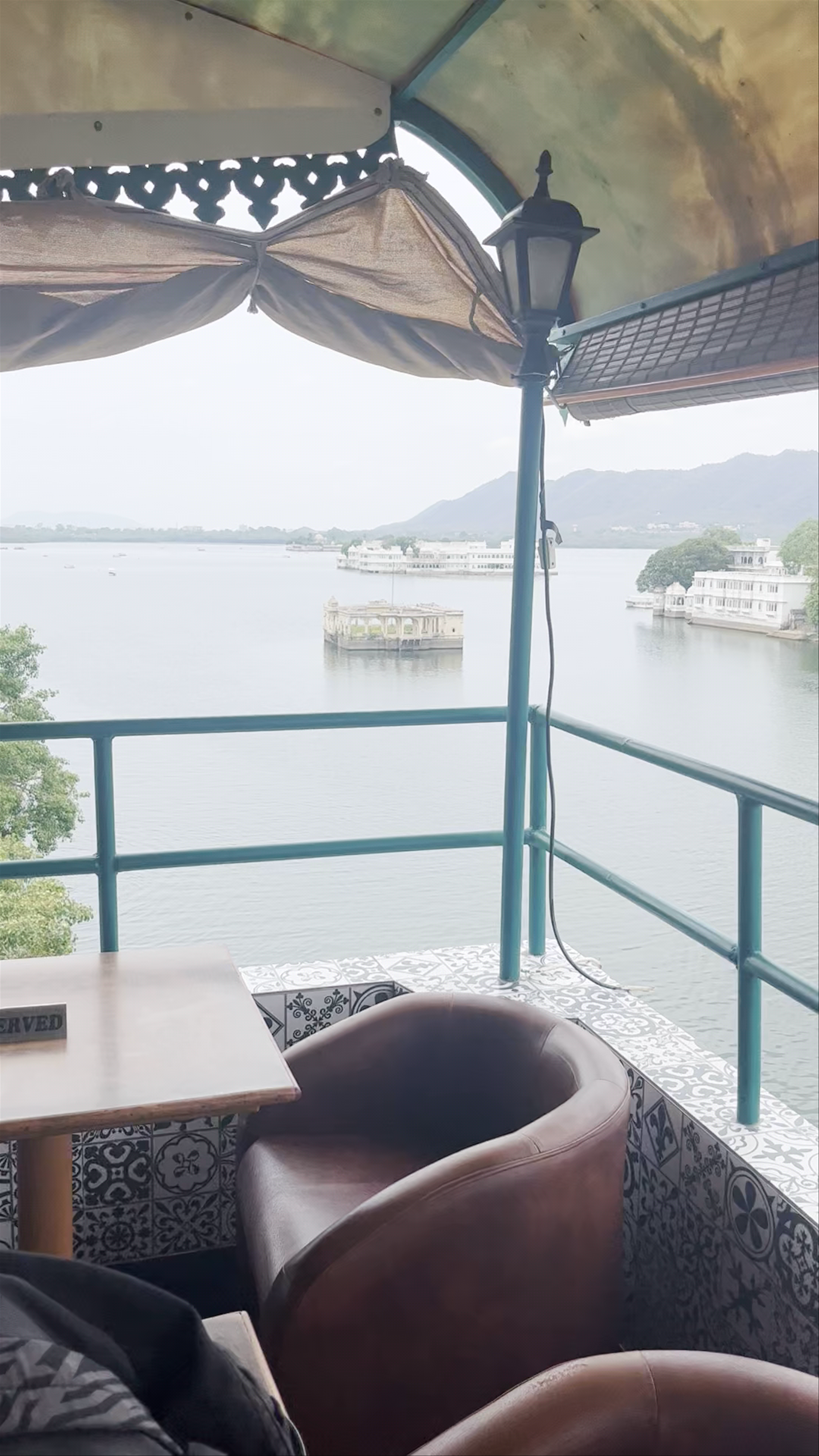 Jheel’s Ginger Coffee Bar & Bakery: Serene Lakeside Retreat in Udaipur