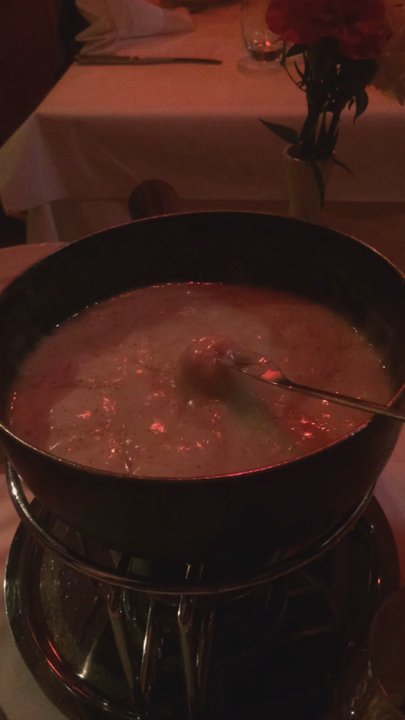 St. Moritz Restaurant - Fondue Near Me - London, XGL