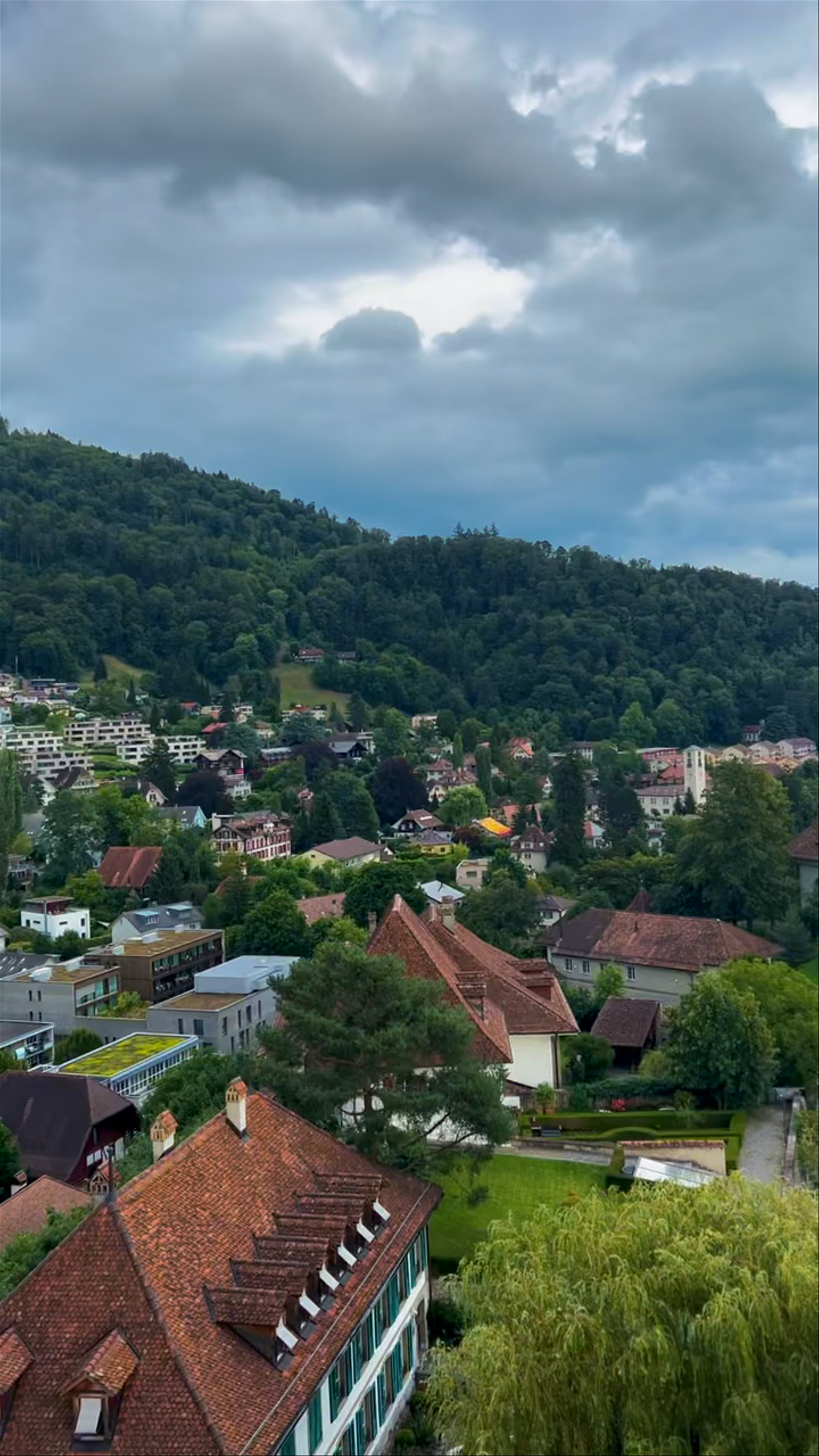Schloss Schadau & Schadau-Park: Enchanting Views Over Thun, Switzerland
