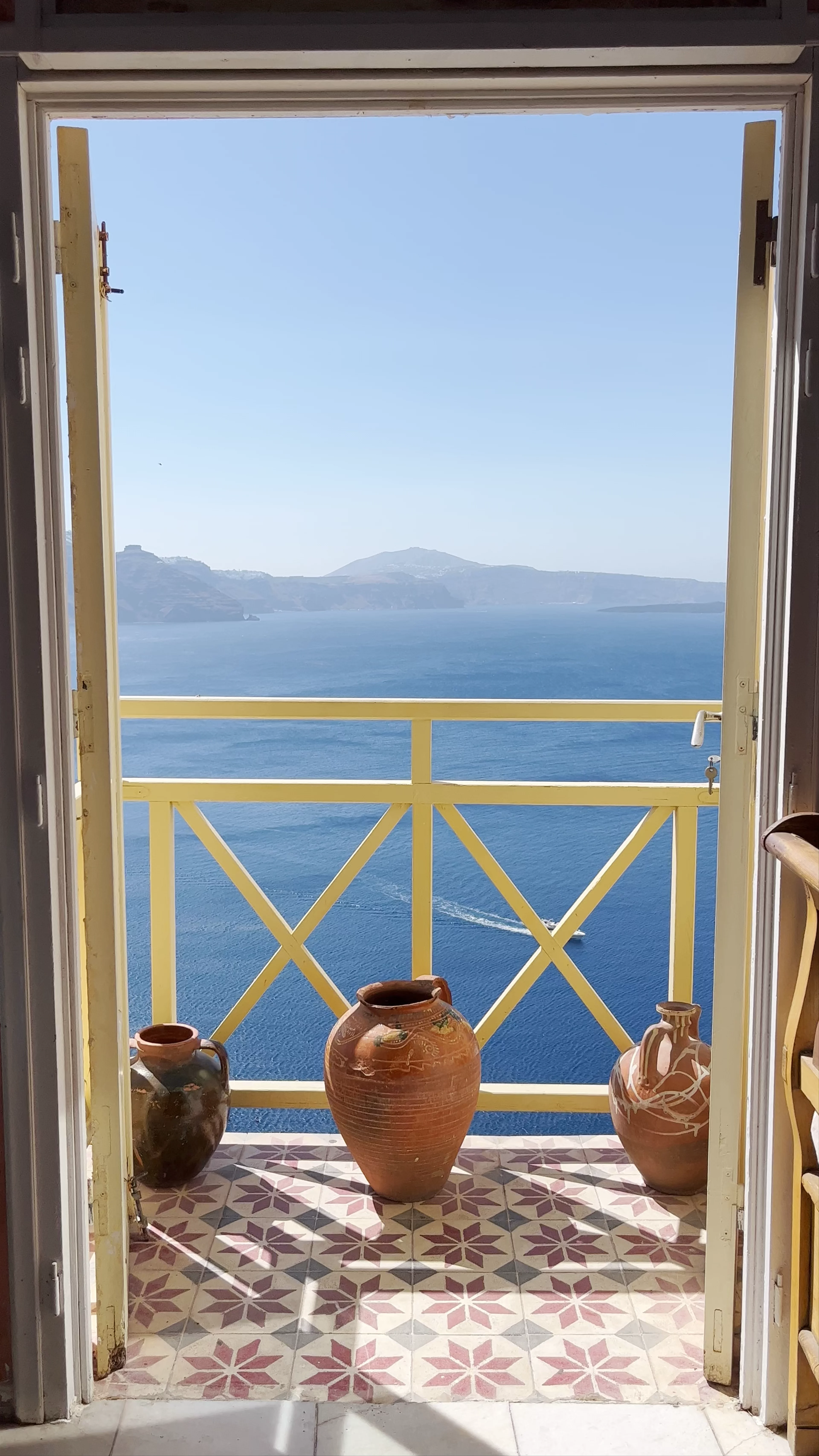 Meteor, Oia, Greece