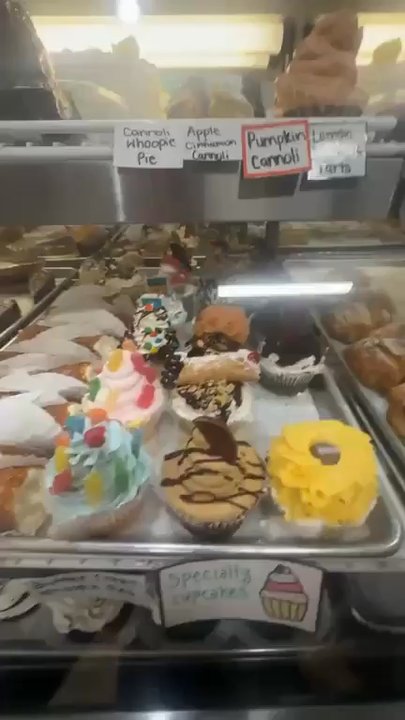 Motta's Bakery - A glimpse at the cupcakes - Bakeries Near Me - Columbia, Connecticut