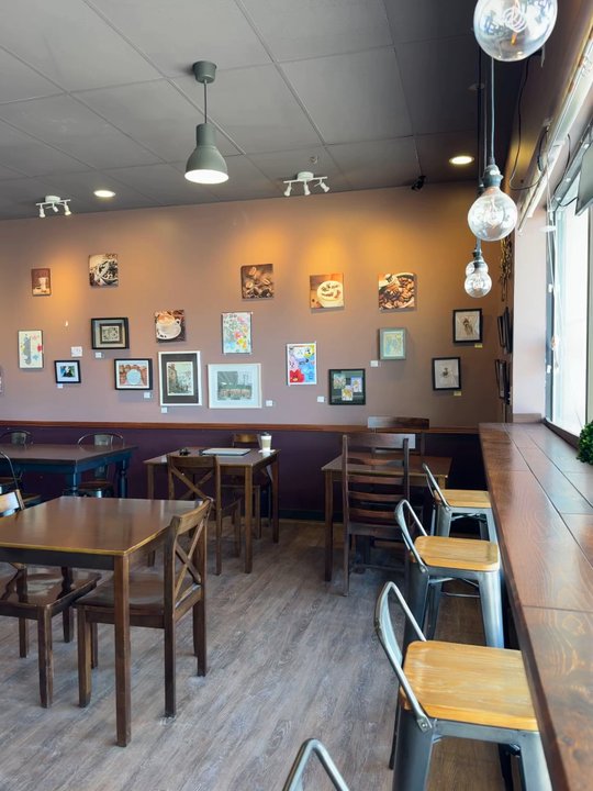 Ju's Coffee - Inside -  Cute place to study, do work. They have art for sale as well. - Coffee & Tea Near Me - Parker, Colorado