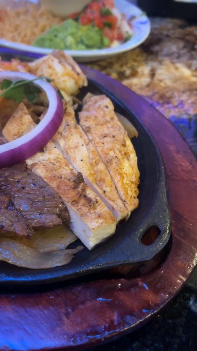 El Mariachi Mexican Bar & Grill - Cazador mix - Tex-Mex Near Me - Spring, Texas