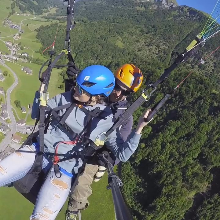 FlywithFlo - Komm und flieg mit mir!! - Paragliding Near Me - Emmetten, NW