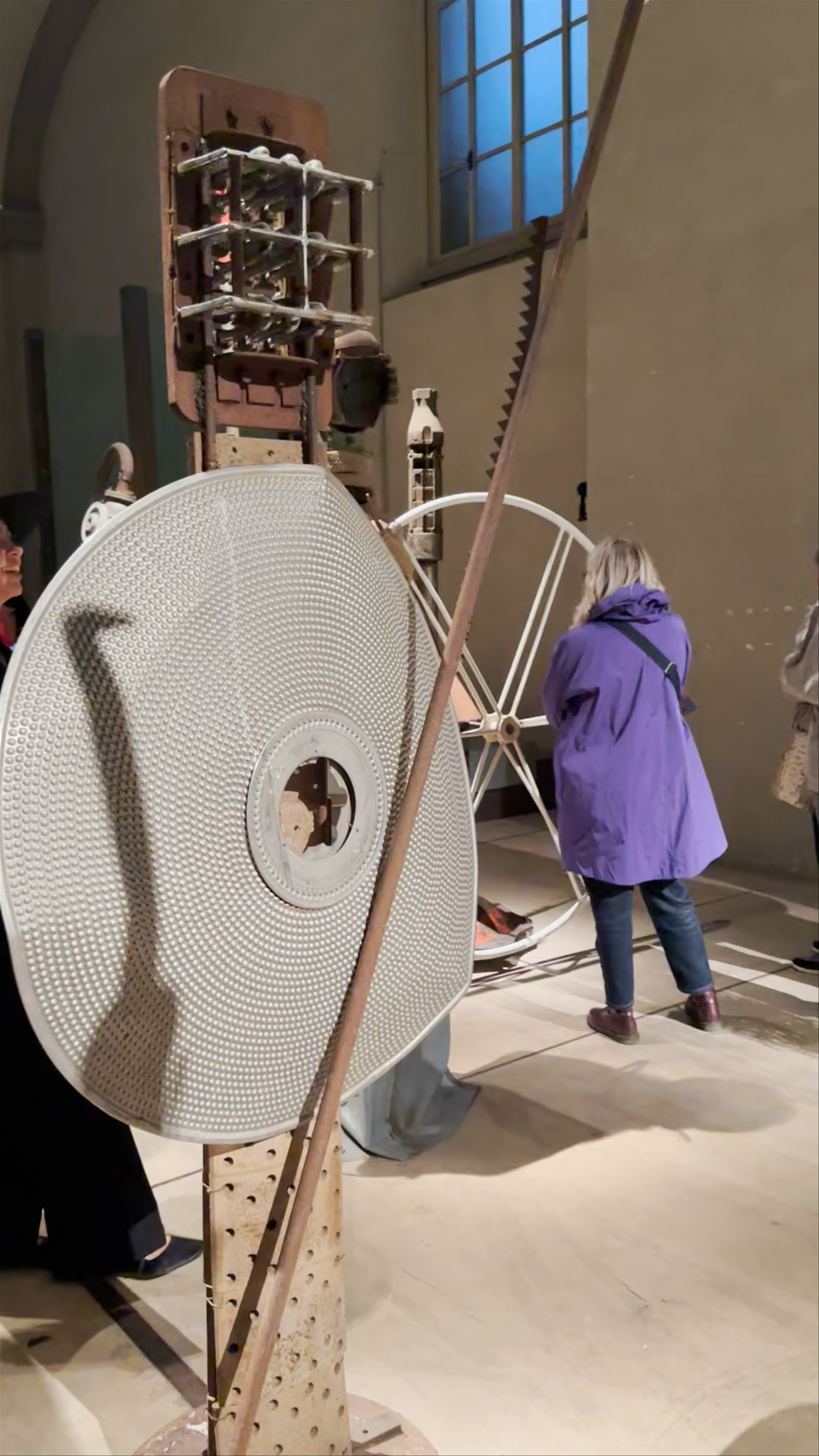 Exploring Avant-Garde Sculptures at Galleria Delle Carrozze in Florence