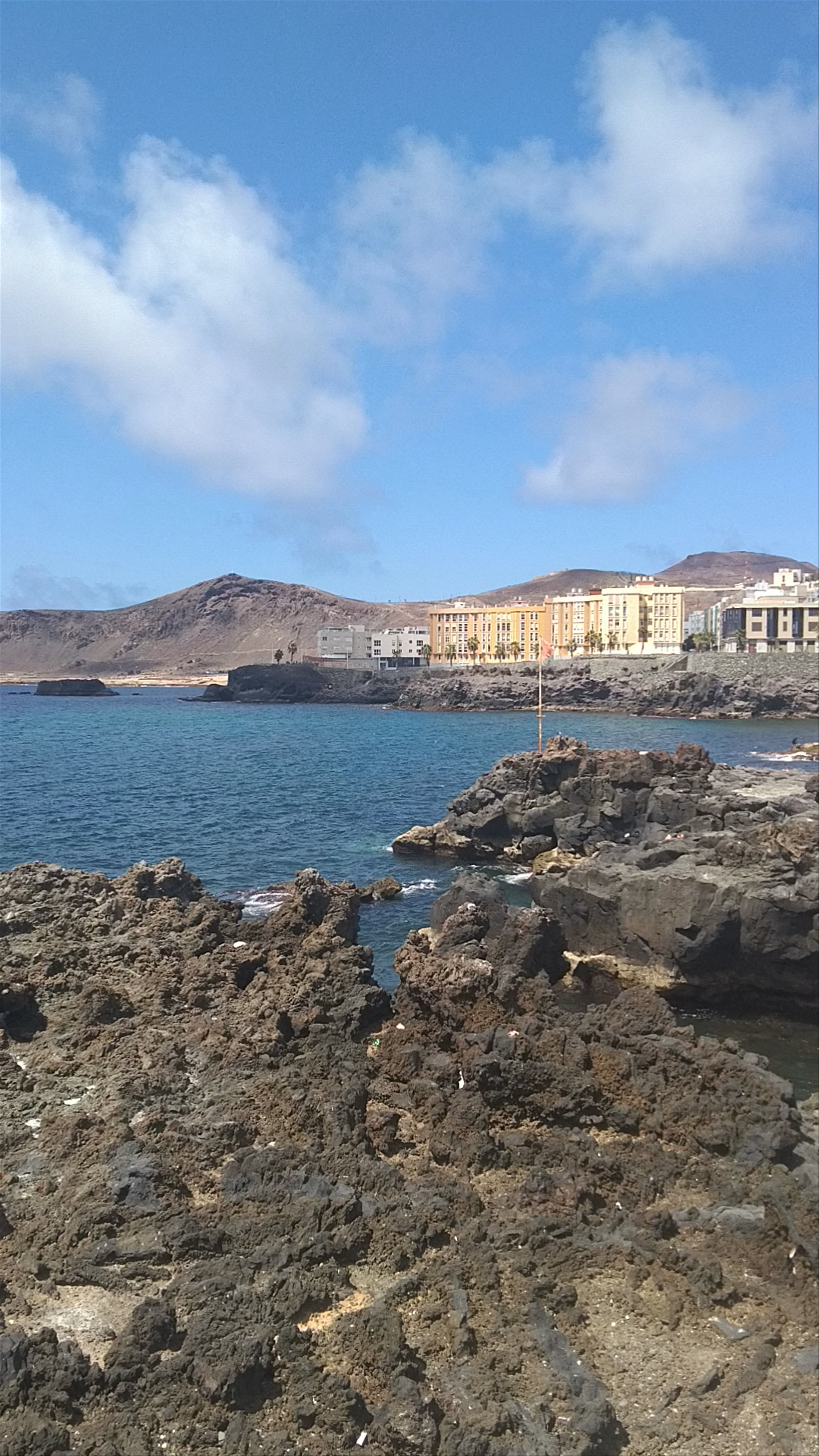 Monumento El Cubo: Coastal Serenity in Las Palmas de Gran Canaria