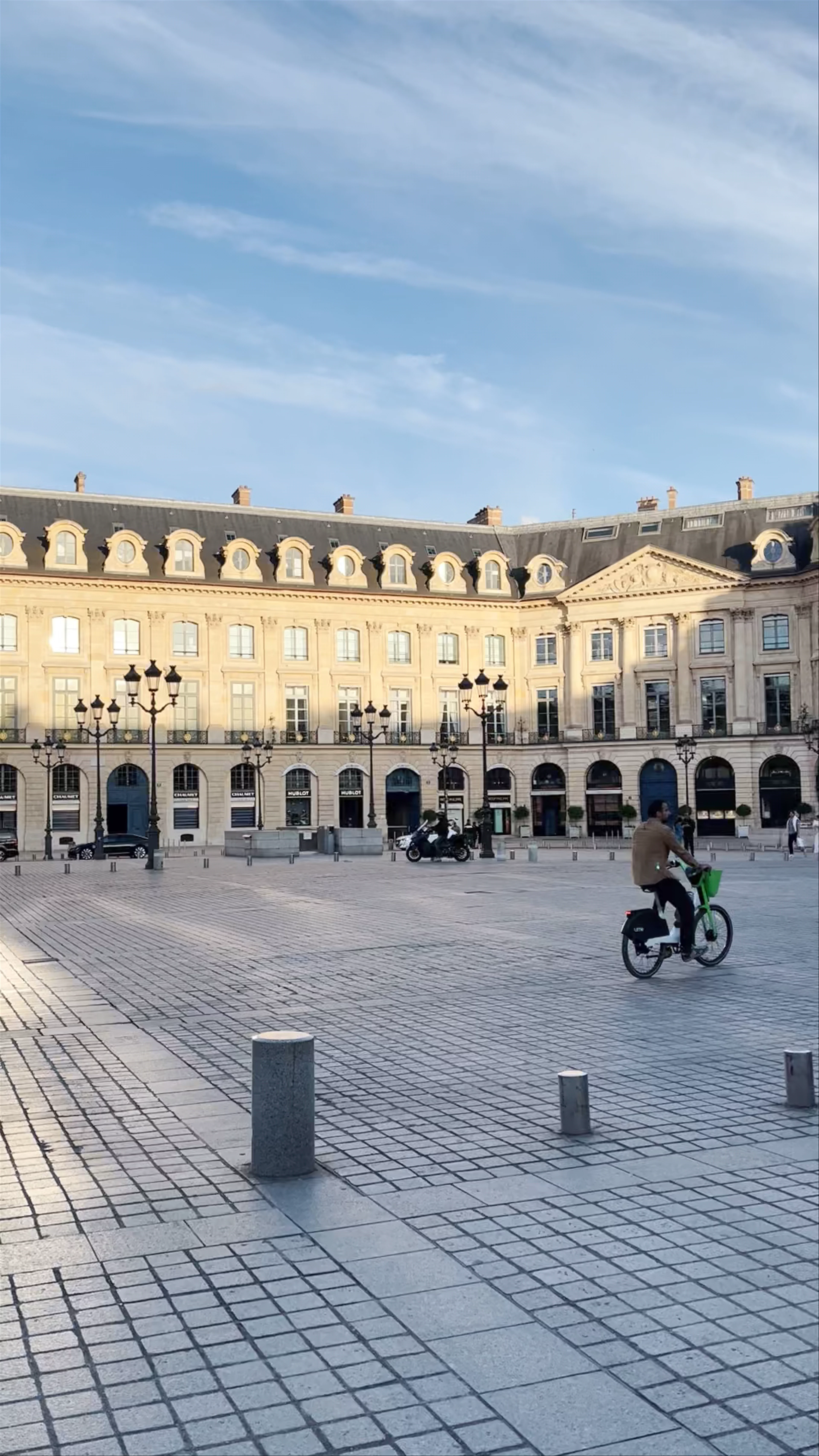 Colonne Vendôme, Place Vendôme