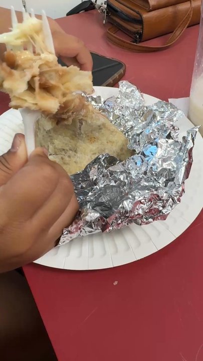 Tacos Mexico - Been cheese and rice burrito had to be remade because of how flimsy it was and parts of the burrito were cold.This is the second one - Mexican Near Me - Reseda, California