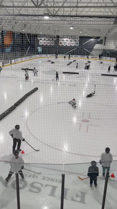 32 Bar & Grill - Kids hockey practice - Sports Bars Near Me - Seattle, Washington