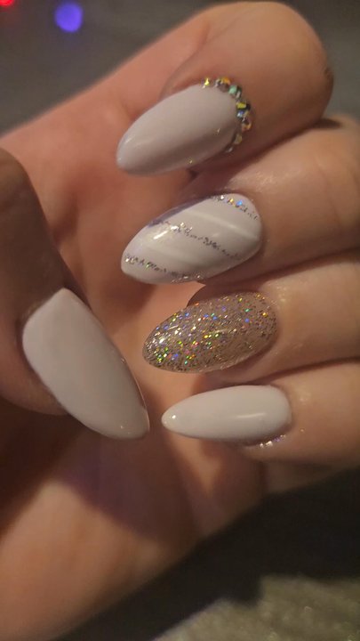 Royal Nails Lounge - Nail Salons Near Me - Bellingham, Washington