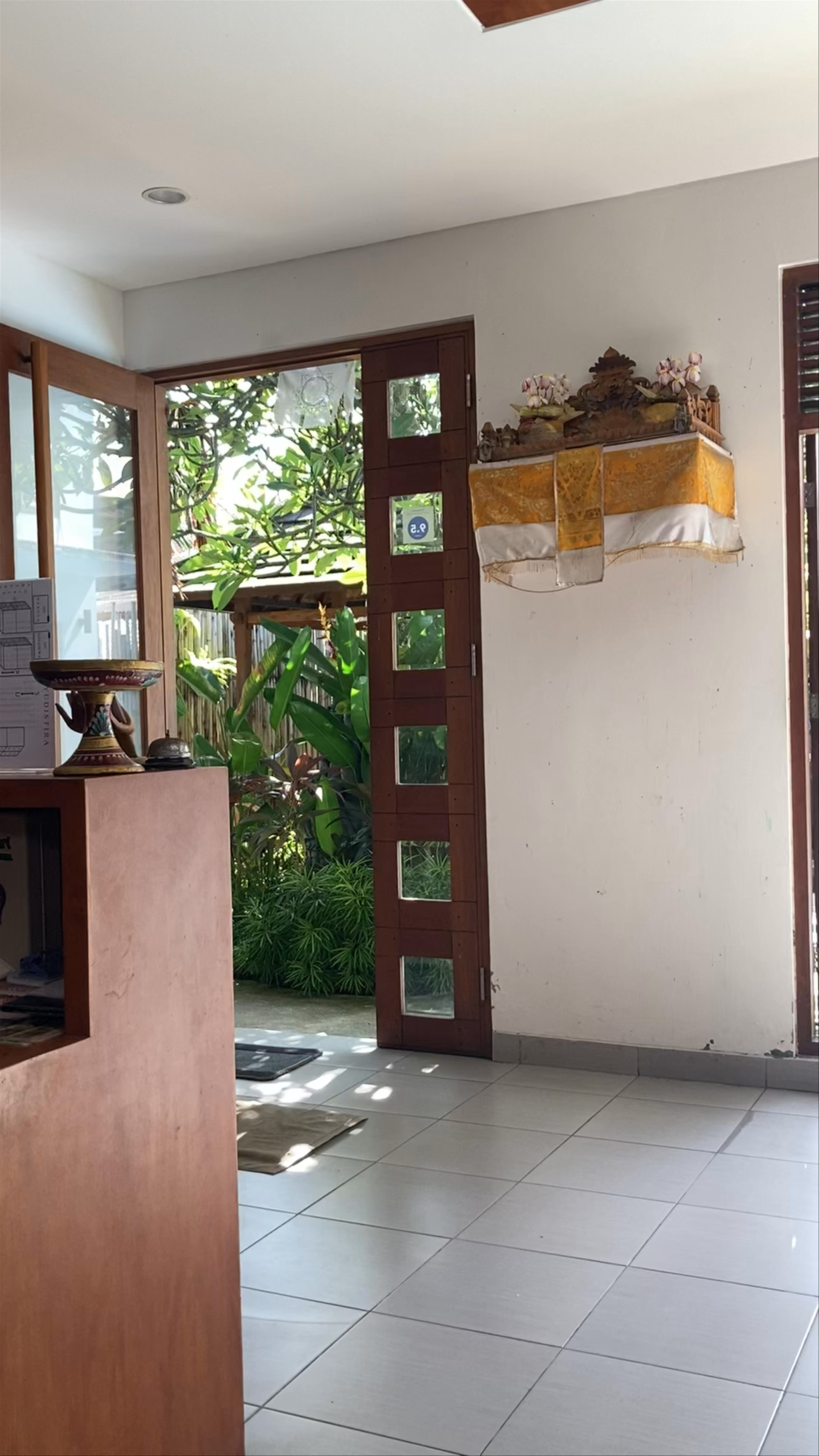 Pudak Sari Unizou Hostel - Relaxing Bali Stay with Poolside Ambiance