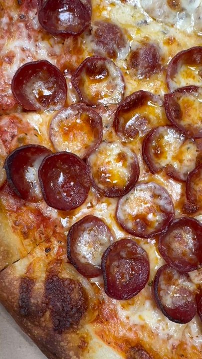 Fire Slice Pizza - Pepperoni and creamy garlic chicken large 18" highly recommend this one - Pizza Near Me - Concord, California