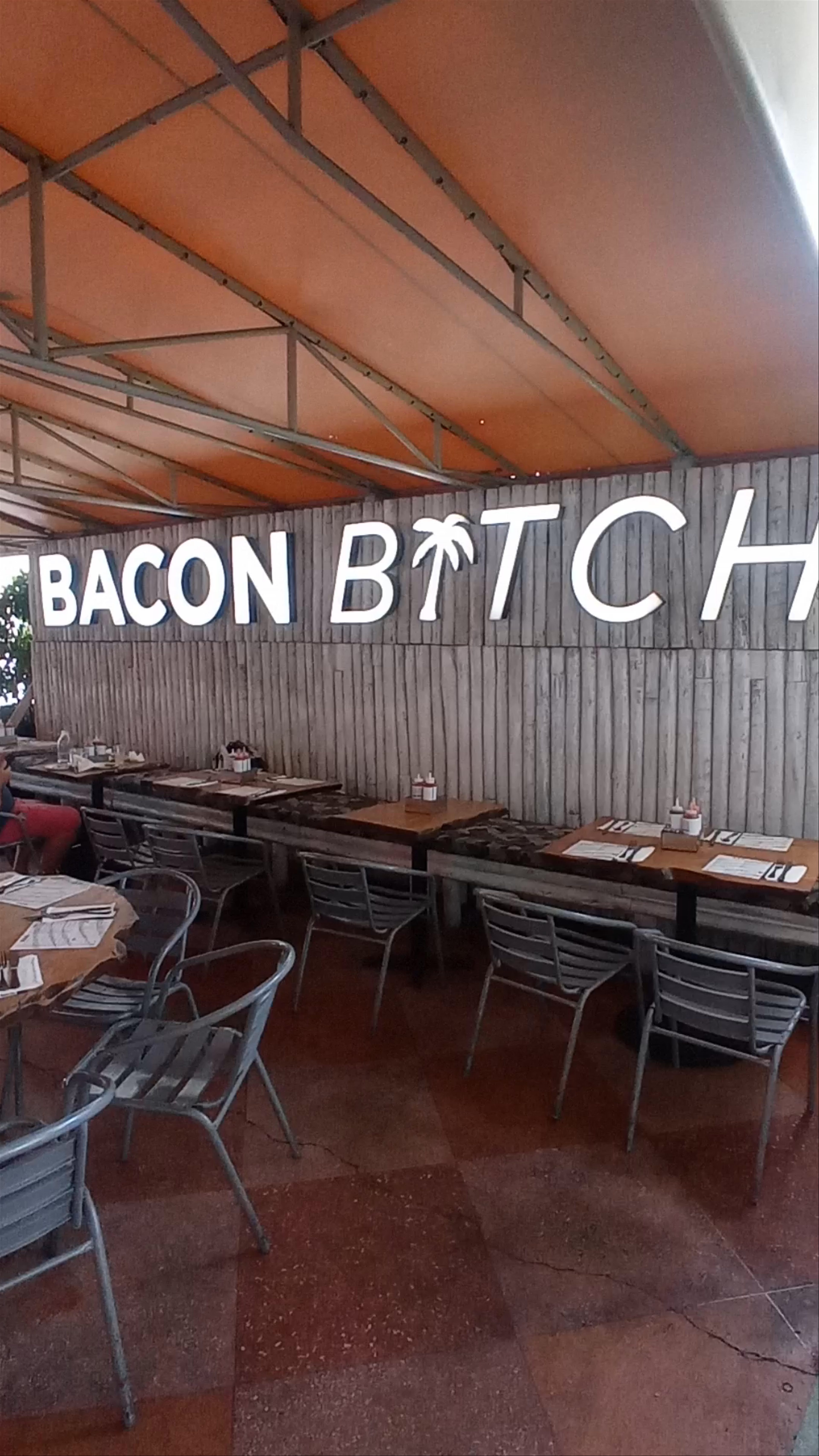 Bacon Bitch Miami Beach: Trendy Brunch Vibes on Collins Avenue