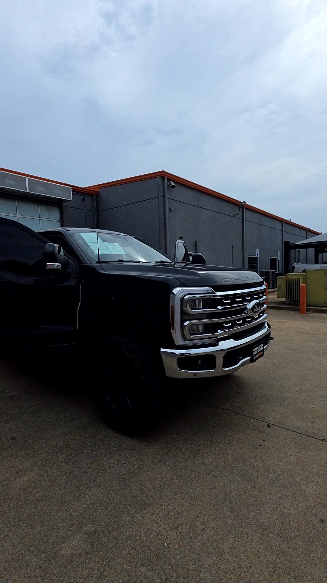 Lifted Trucks - #TX11027 - 2026 Ford F-250 Super Duty Lariat Crew Cab