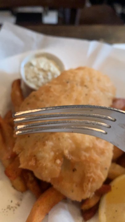 Oscar's Place - Crispy light batter - Modern European Near Me - New York, New York