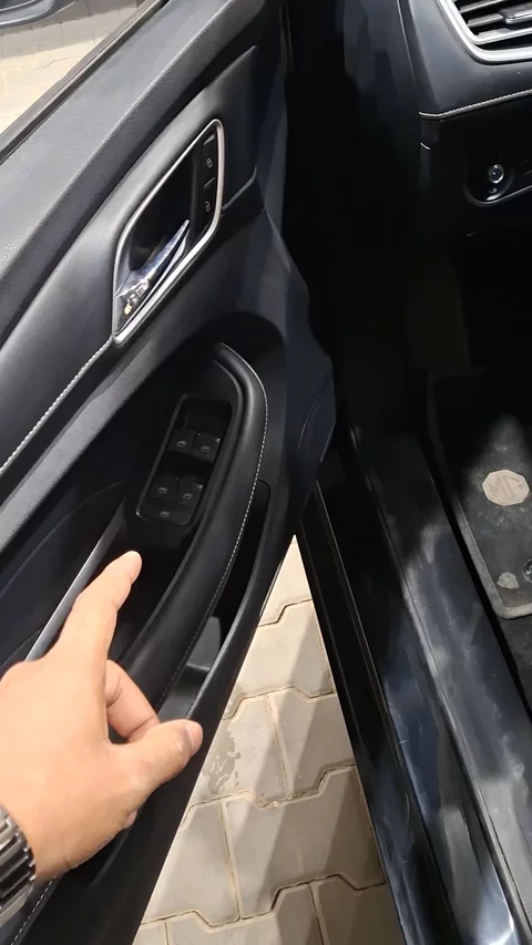 ام جي 5 LUX 2023