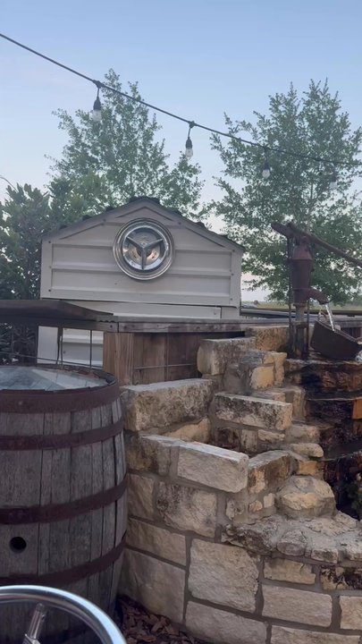 Ermis’ at Frydek - Beautiful patio deck, perfect to spend spring and summer evenings. - Beer Bar Near Me - Sealy, Texas