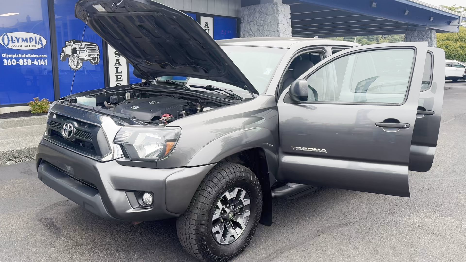 Olympia Auto Sales - #2856 - 2014 Toyota Tacoma V6 Double Cab