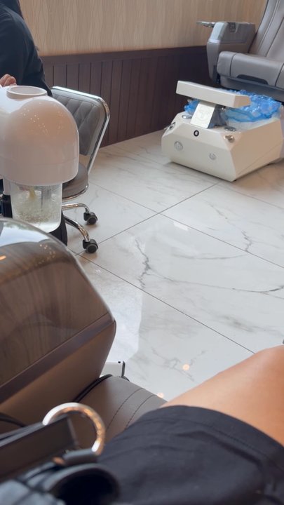 Milano Nail Spa - Nail Salons Near Me - Broadview, Illinois