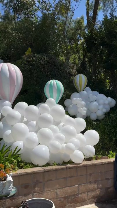Balloon Babe - Balloon Services Near Me