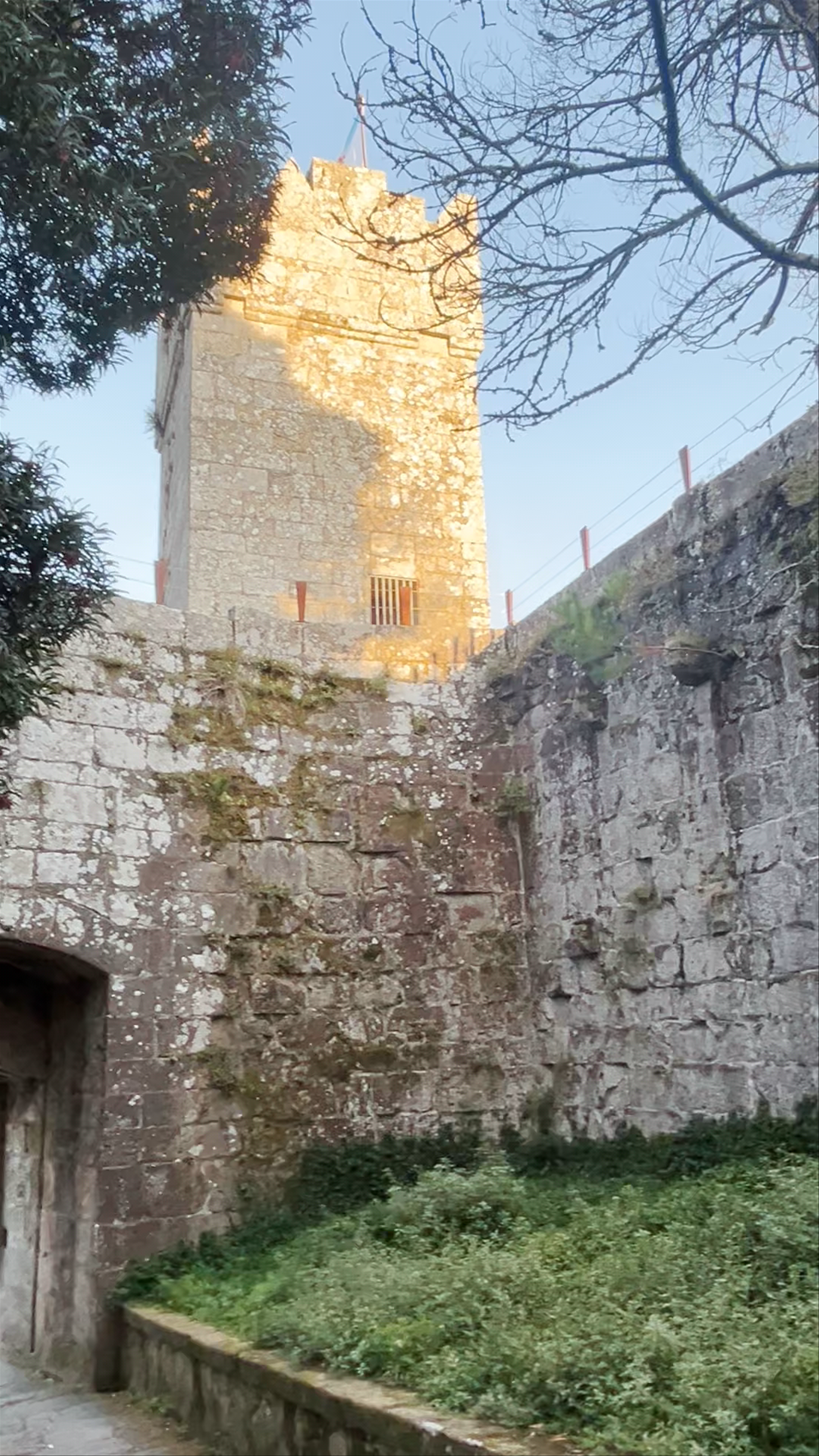 Torre del Reloj: Historic Tower in Baiona, Spain